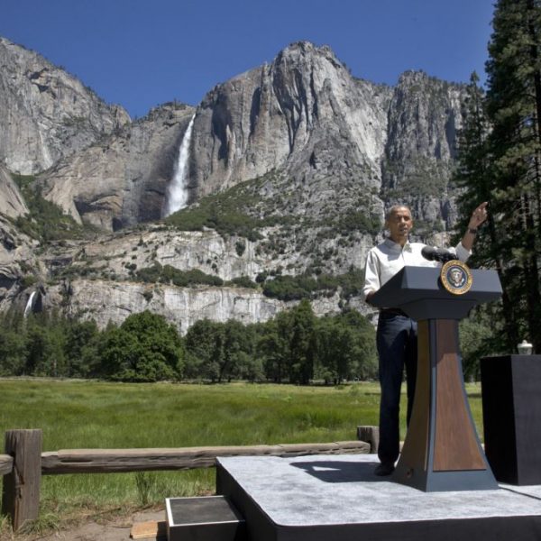 Obamas Hike in Yosemite National Park, With an Environmental Lesson